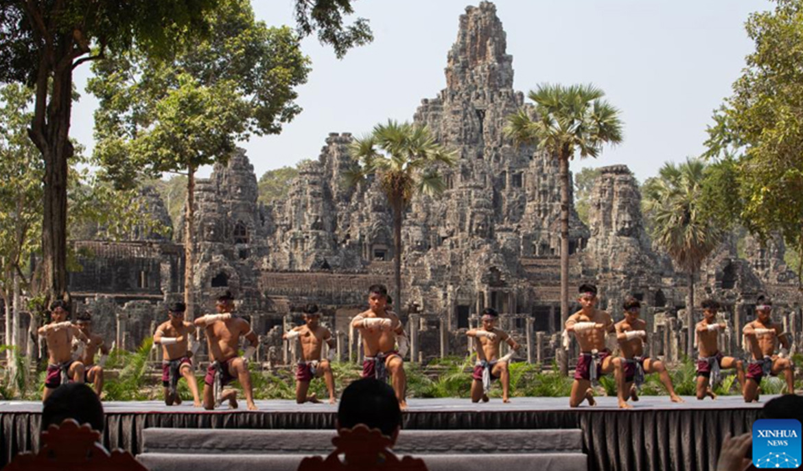 Chinese, Cambodian martial artists have joint performance at famed Angkor