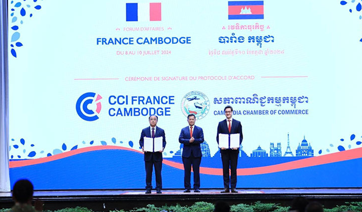 Cambodia and France exchange two MoUs on trade and education