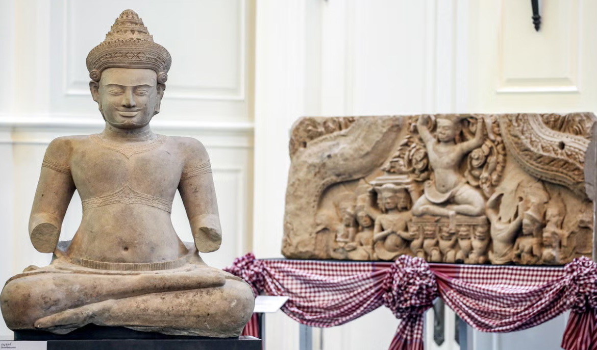 Cambodia celebrates return of 70 looted artifacts