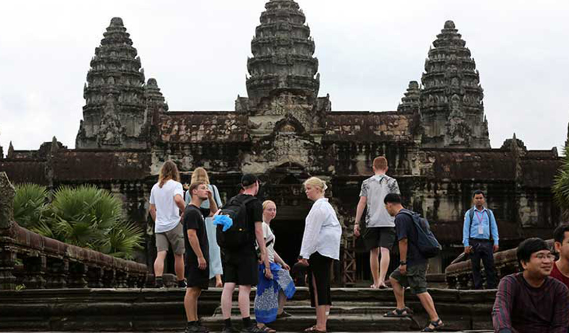 Swell in int’l tourist arrivals injects $1.7B into economy