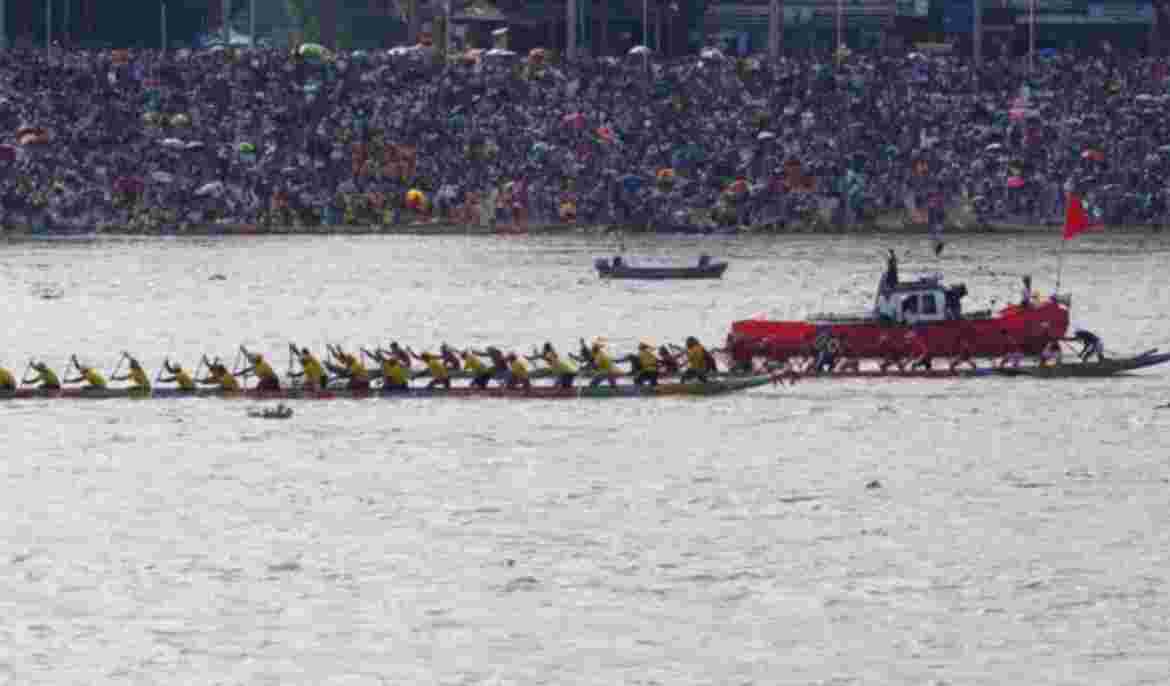 VIDEO: Last Day of the Water Festival is Spectacular