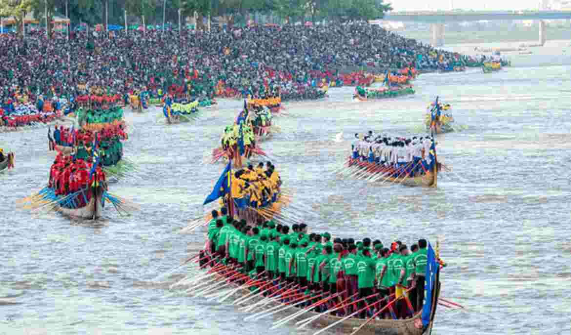 7M tourists splash during Water Festival