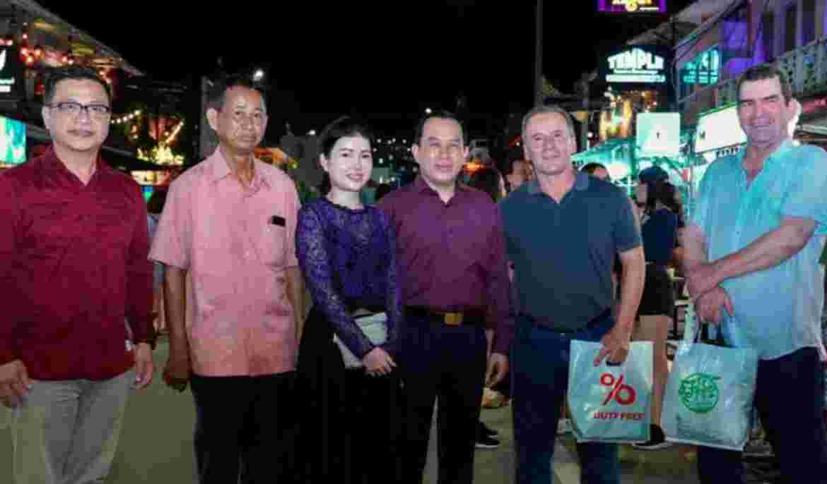 IN PICTURES: Minister of Tourism inspects Siem Reap’s ‘Pub Street’