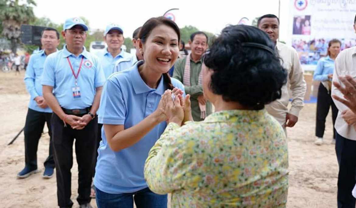 Hun Mana leads group of volunteer doctors to examine and treat diseases in Kratie province