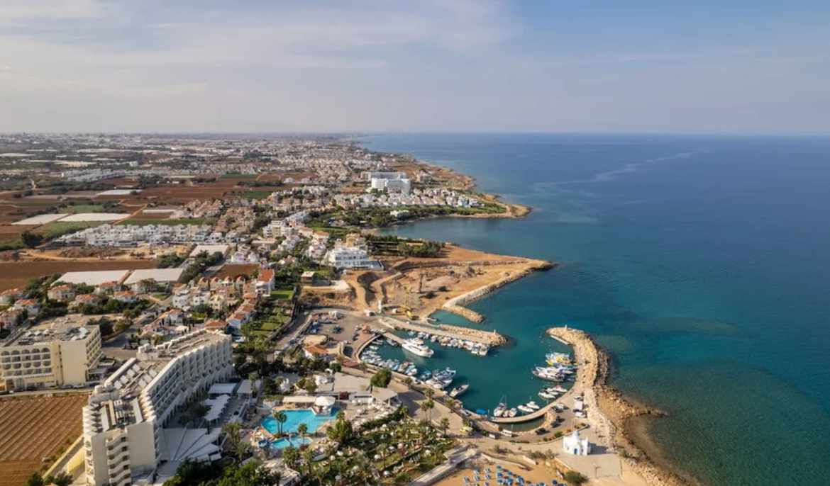 Cyprus breaks record for January – April arrivals