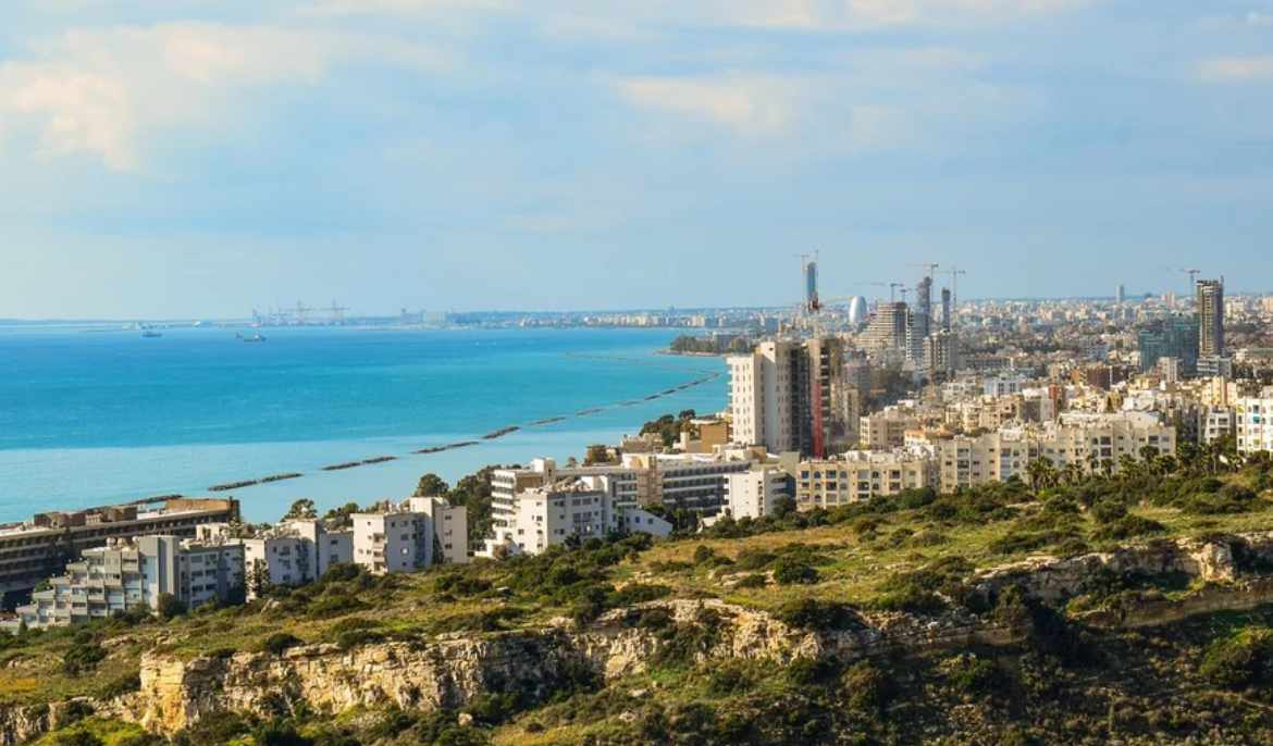 Cyprus and UAE ministers to discuss economic ties in Limassol