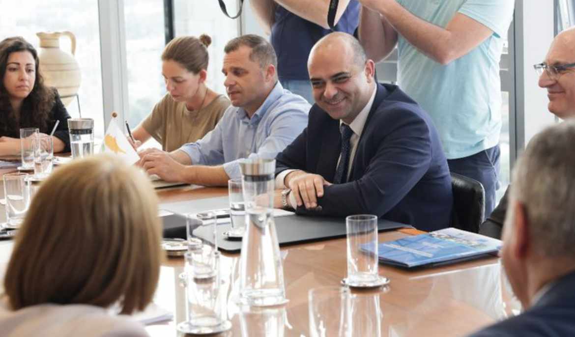 Positive economy trend to become noticeable to citizens, Labour Minister says