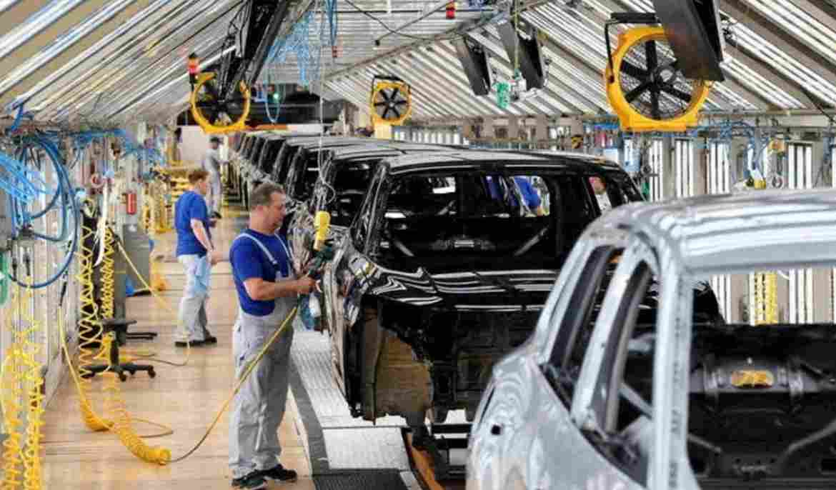 Germany sees modest business growth in July