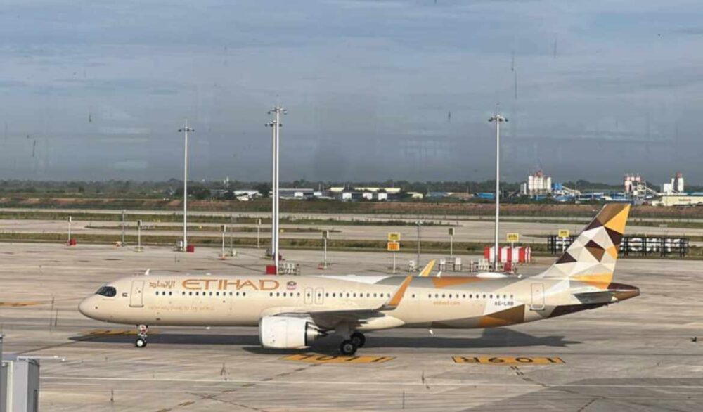 First direct flight of Etihad Airways from Abu Dhabi, United Arab Emirates, successfully lands at Techo International Airport