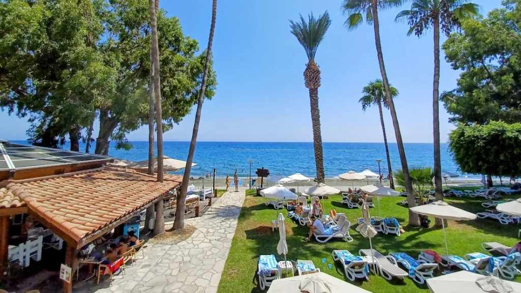 Cyprus records best ten-month tourism period in its history